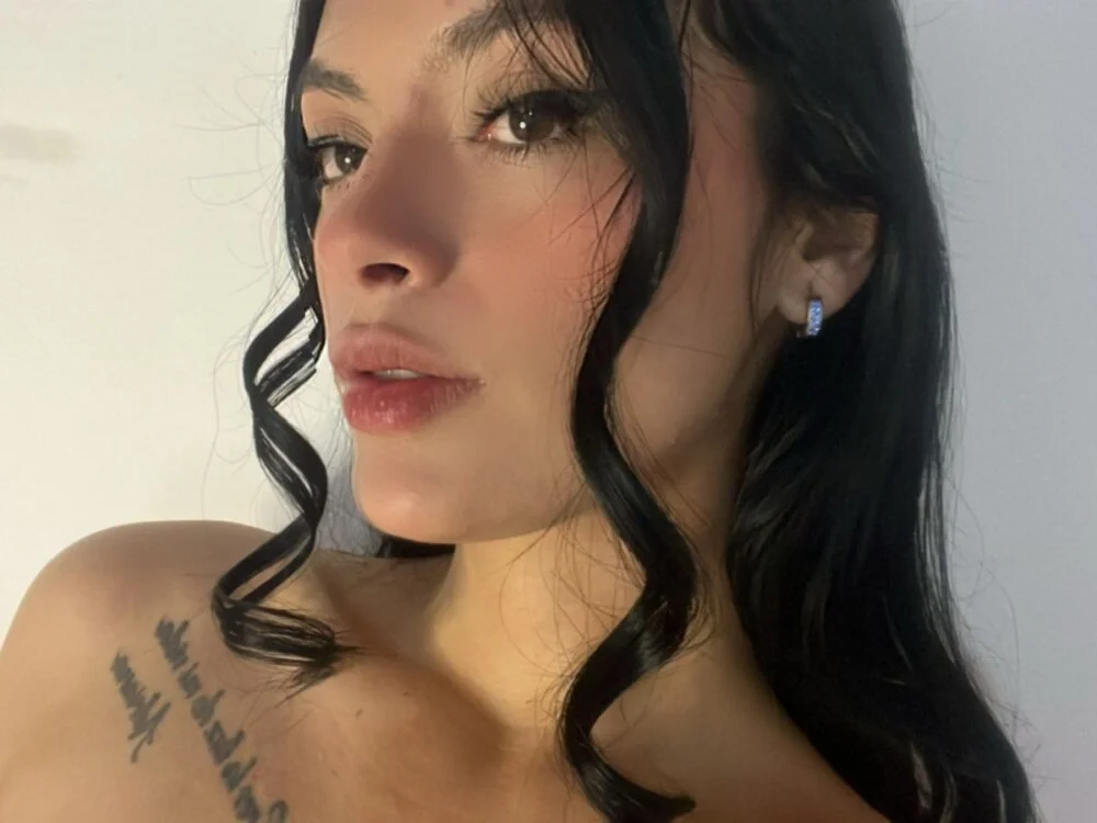 LiaCollings Offline XXX-chat