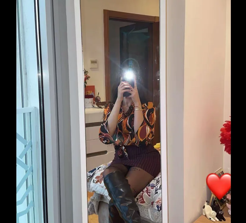 Mahassine-Love Adlı Modelin Çevrimdışı XXX Sohbeti