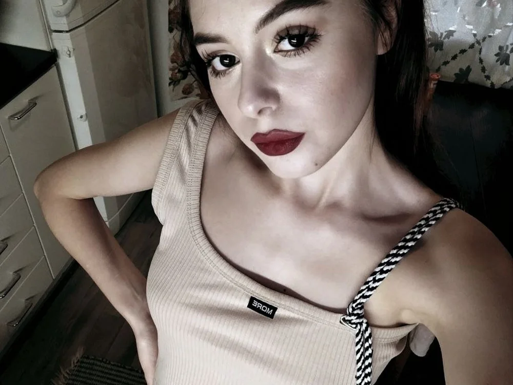 Kittycat_cut1tie's Offline XXX Chat