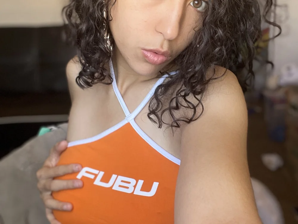 Milfshorty's Offline Chat Room