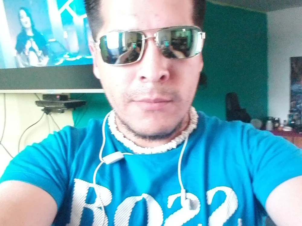 BossitoLatinLover's Offline XXX Chat