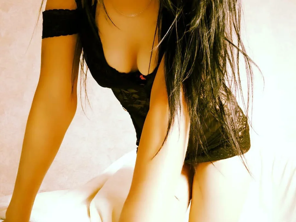 Wild_Hottie's Offline Chat Room