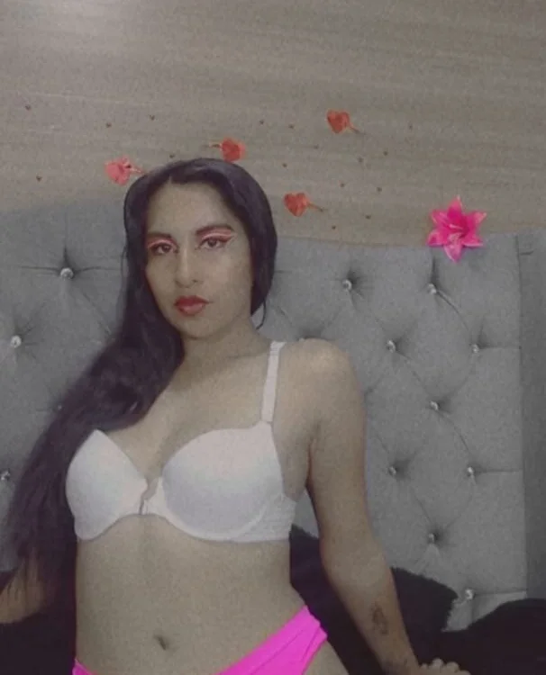 raquel_charoll's Offline XXX Chat