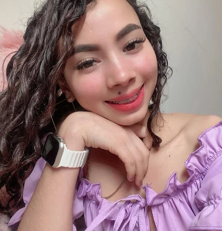 Cami_laa's Offline Chat Room