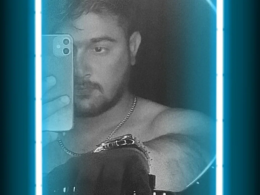 alphaQ-'s Offline XXX Chat