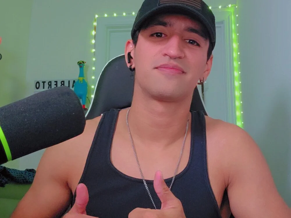 Yoloso33 Offline XXX Chat