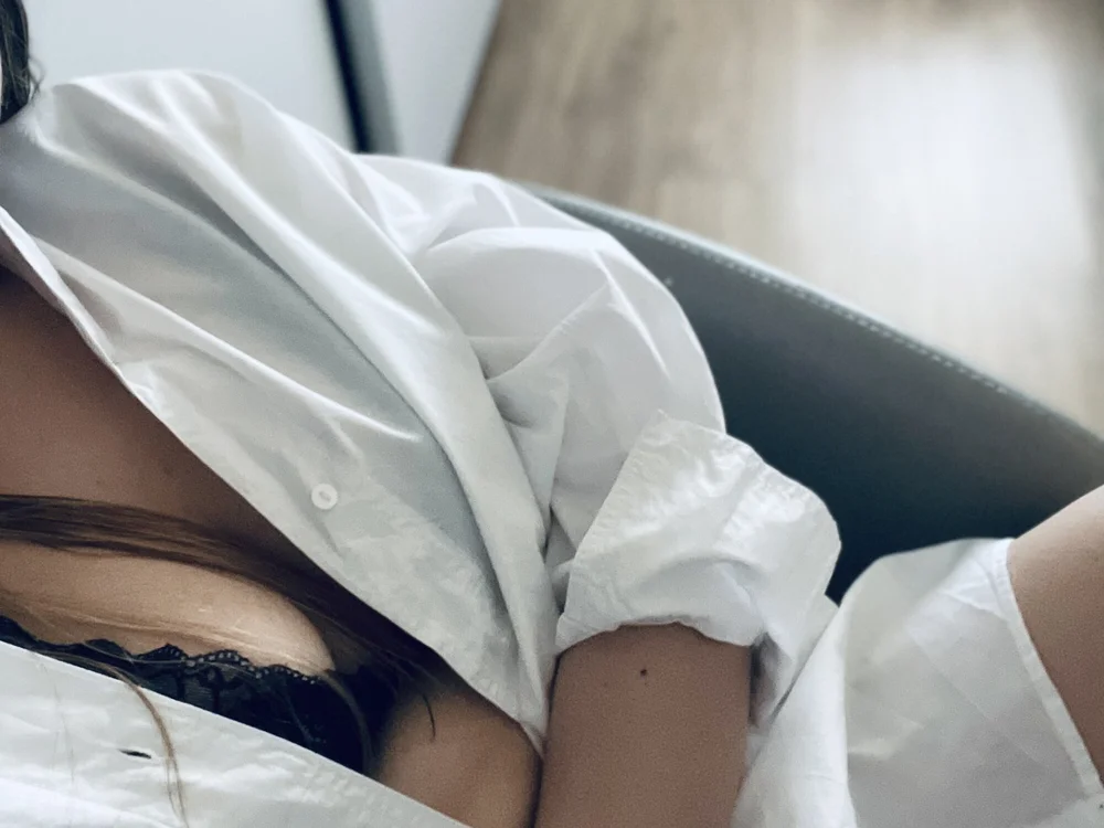 REBECCAGREY offline chatrum