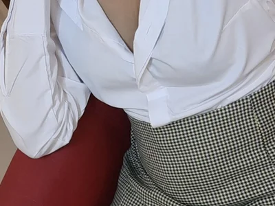 SelenaGomez26 - Girl 