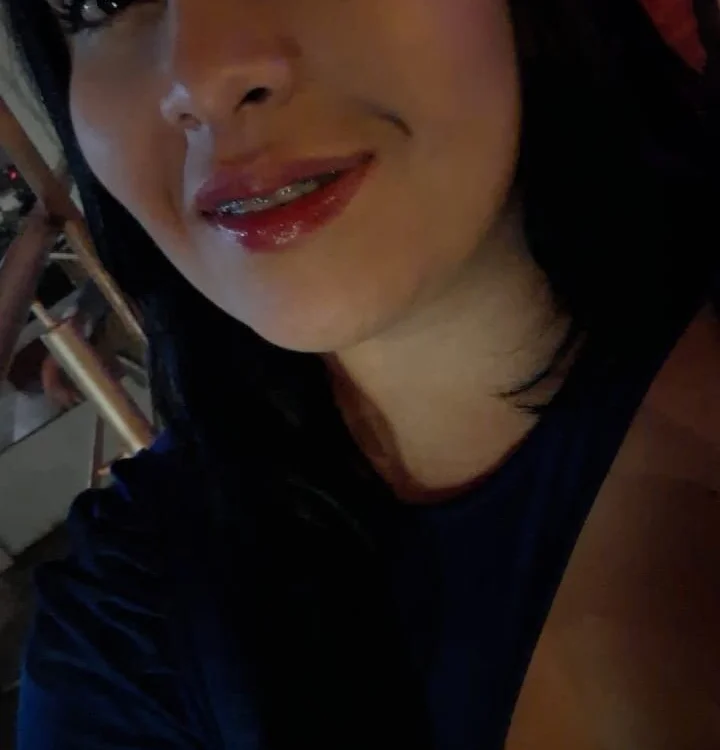 MisKyeCloe_'s Offline XXX Chat