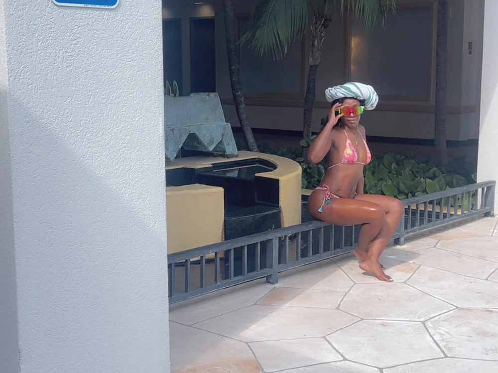 Christine_Moore's Offline Chat Room