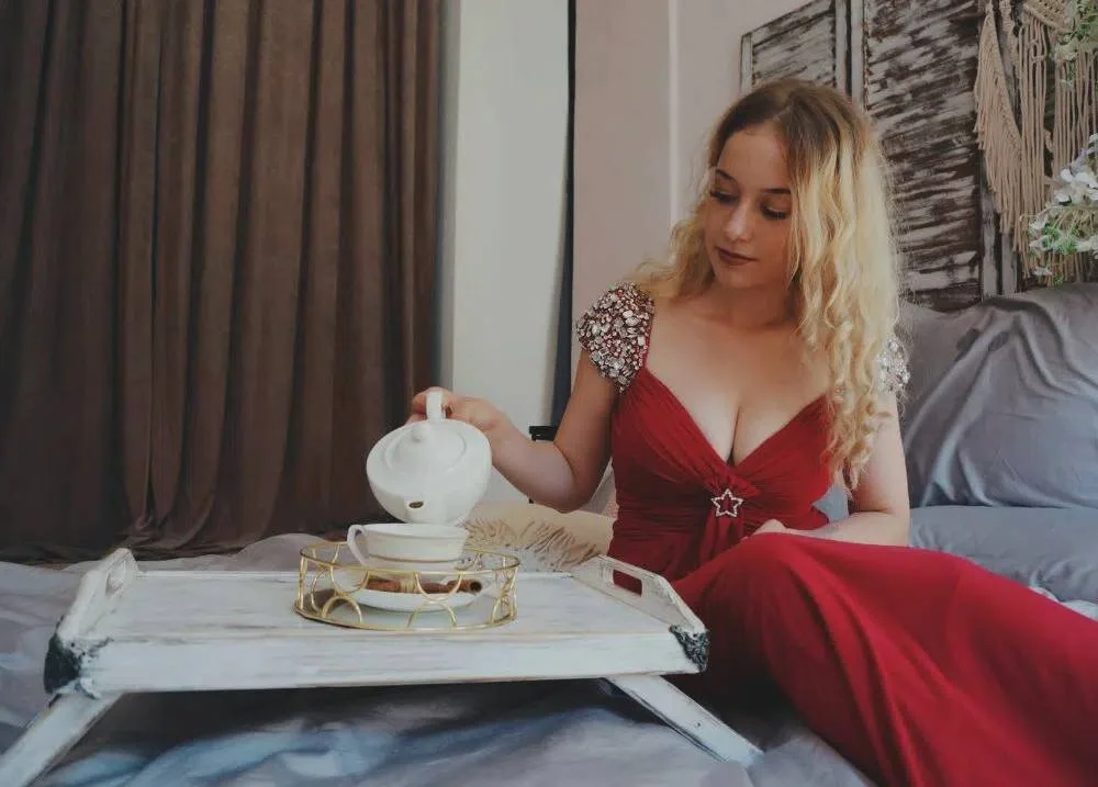 DinaTarlet offline XXX-chat