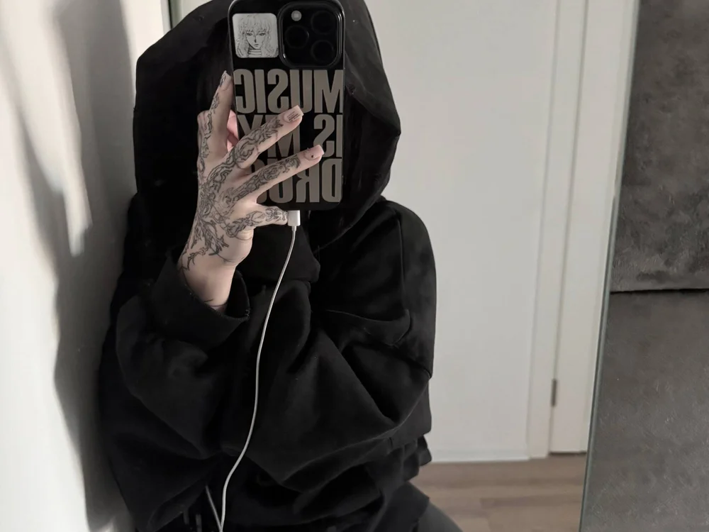 Offline XXX chat modela Willow_Jess