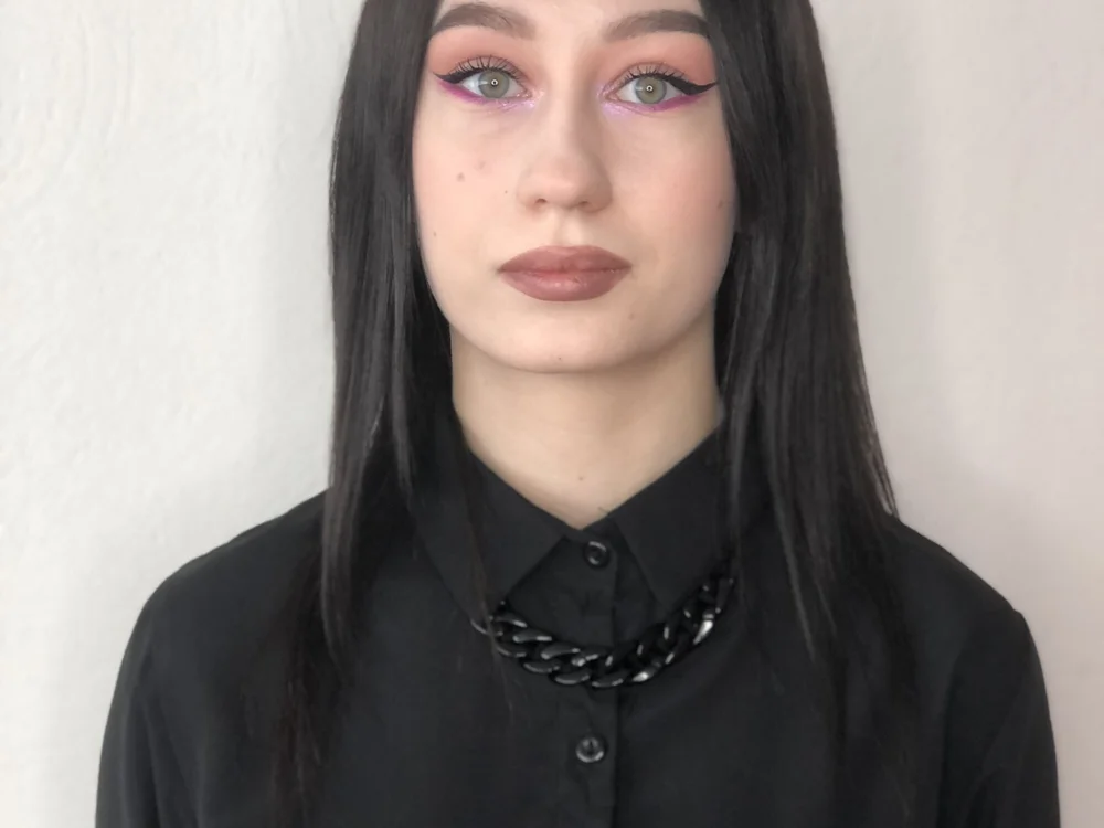 MadelineJon's Offline Chat Room