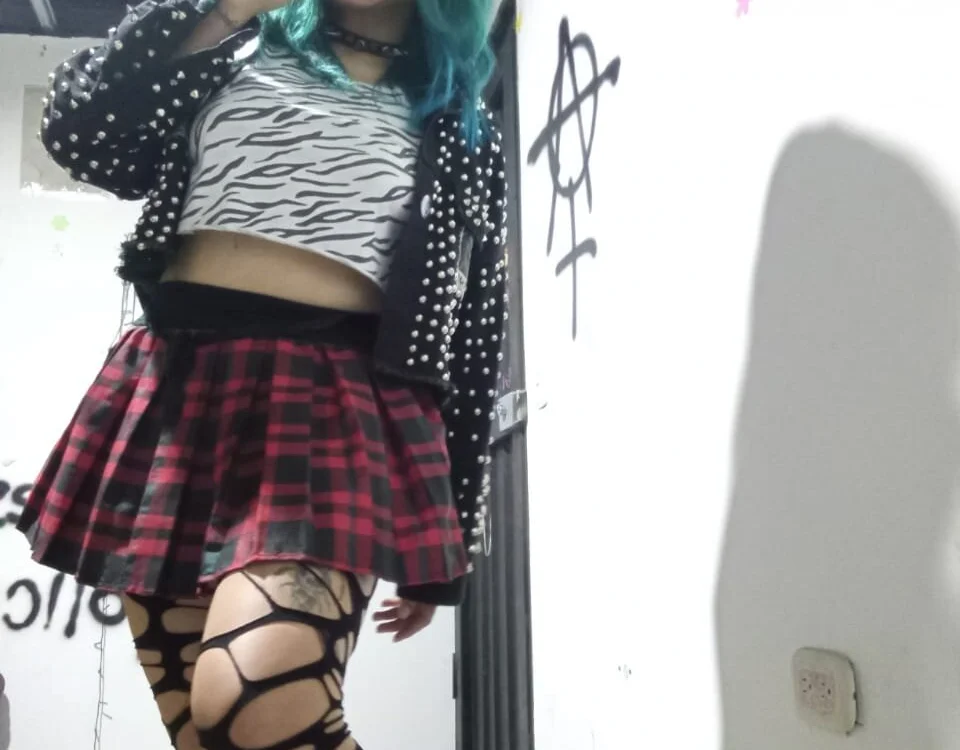 punk_horny_couple's Offline XXX Chat
