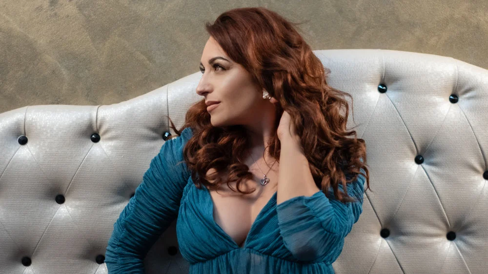 EllaMonique's Offline Chat Room