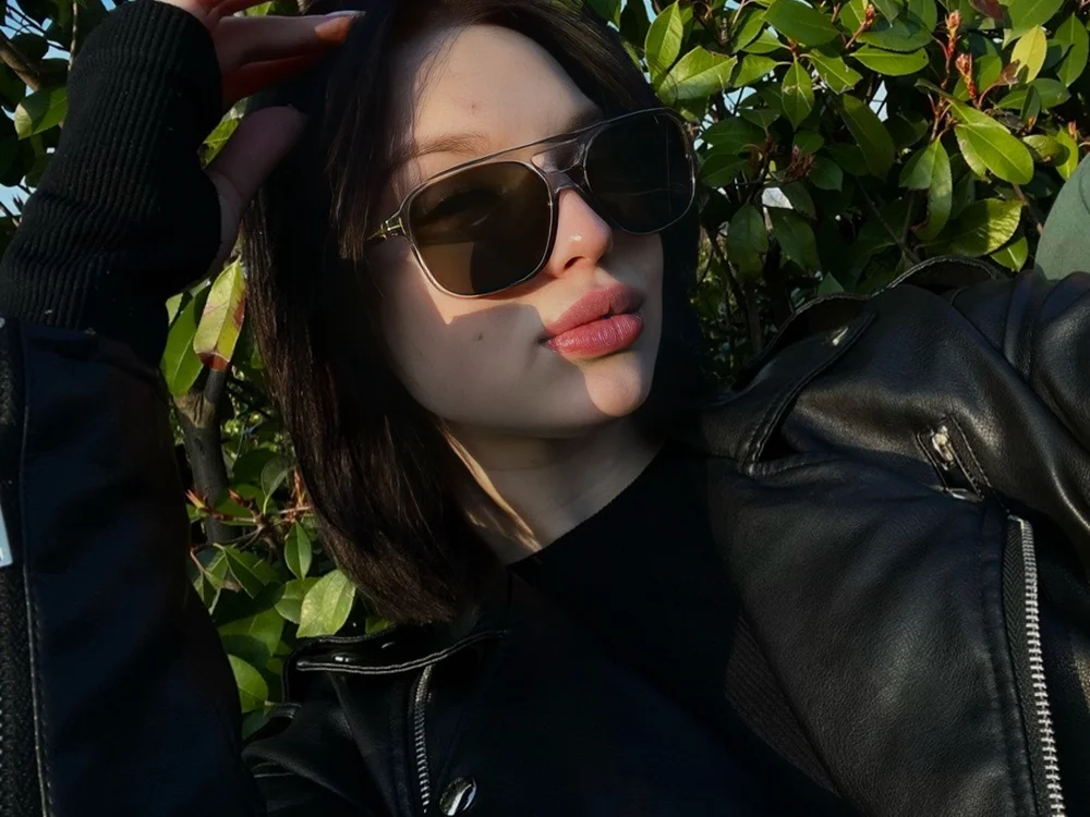 Nora_Finch Chat XXX offline