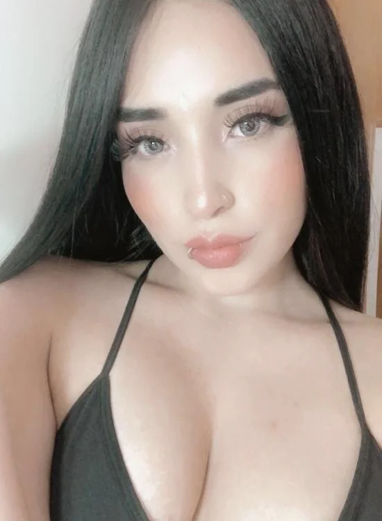 Natasshaqueen1's Offline Chat Room