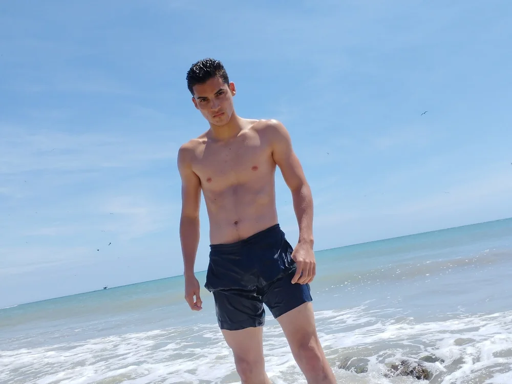 TylerAldama's Offline XXX Chat