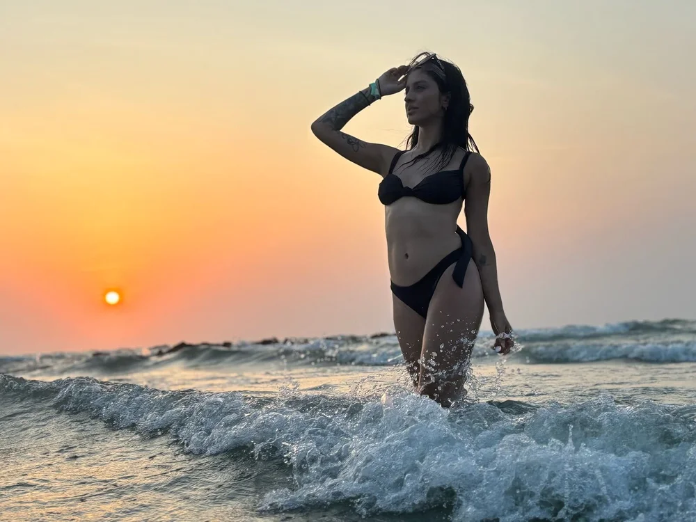 Sweet_Janne_: офлайн-секс-чат