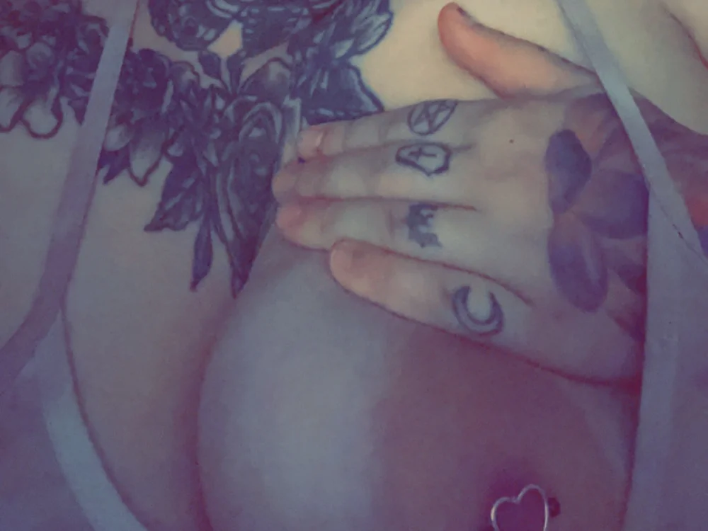Offline chatovací místnost MilfnCookies666