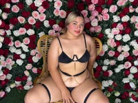 Eliza_Pryor élő XXX-chatje