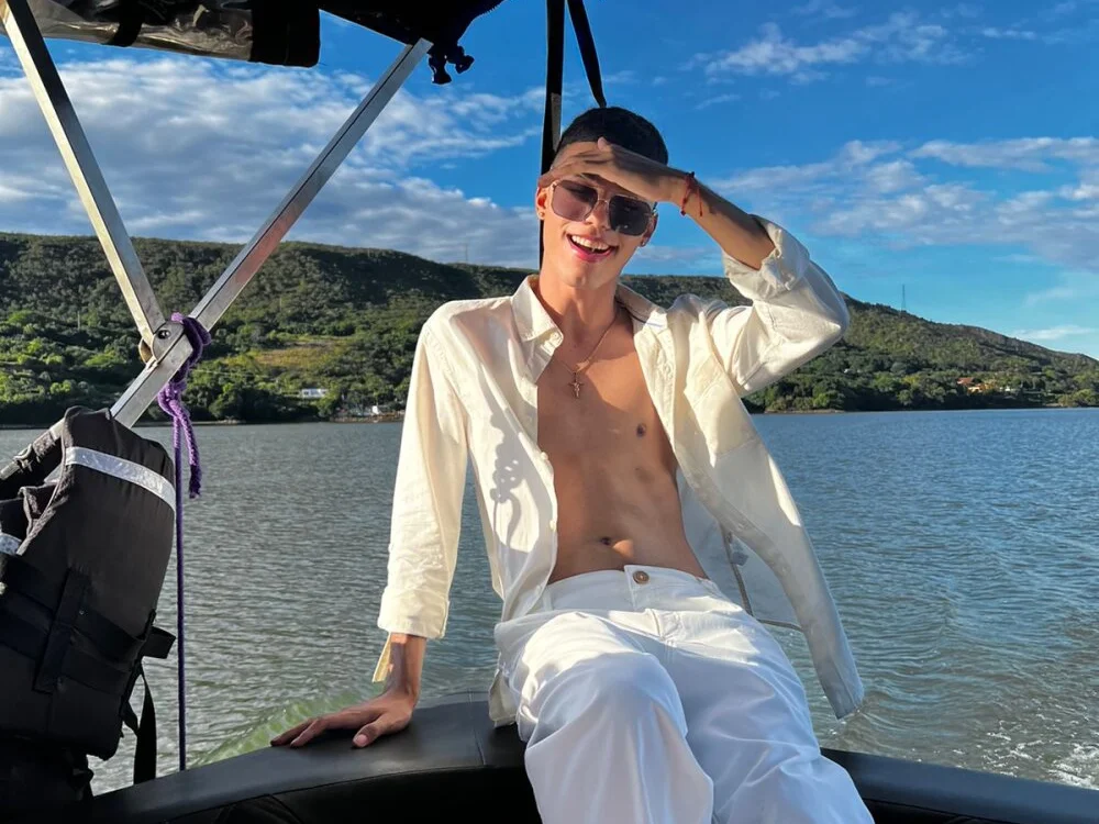 DUVAN_MONTES' Offline XXX Chat