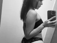 HiKitty2706's Offline XXX Chat