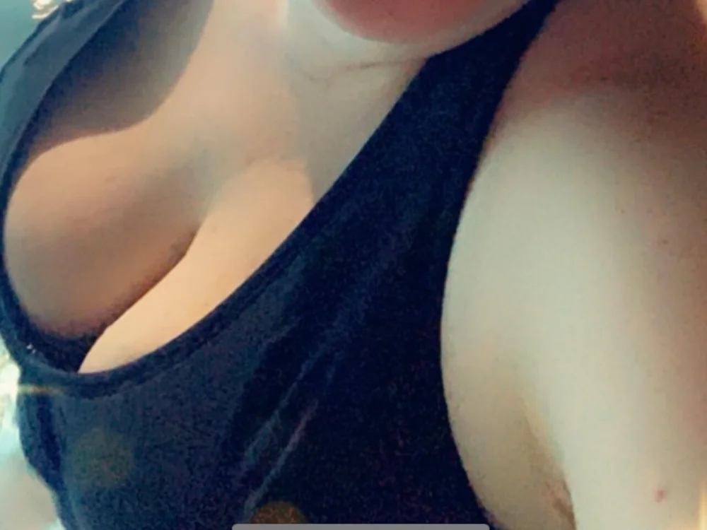 HotGlazedBiscuits' Offline XXX Chat