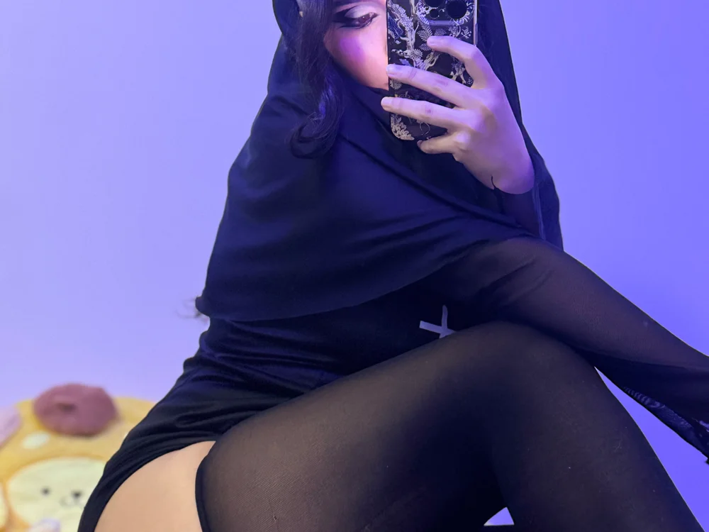 Chat +18 off-line de HollyPeachh
