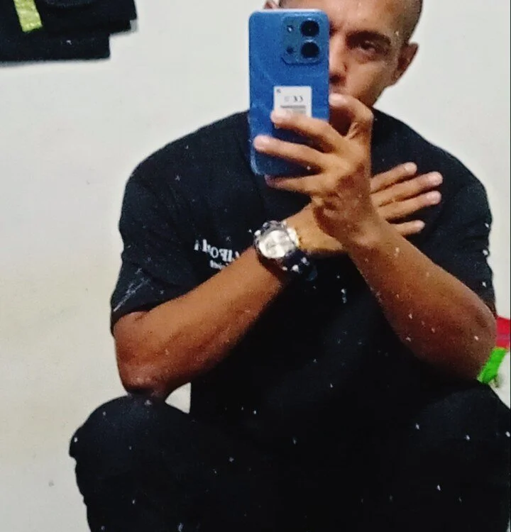 Antonio198814n Offline XXX chat