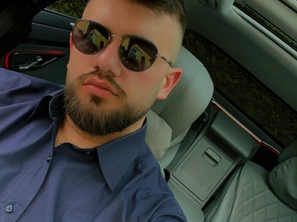 yxssxn24403 Offline XXX-chat