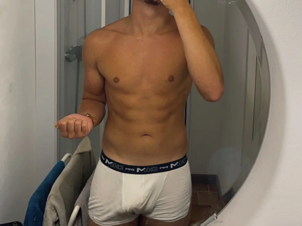 Chatroom XXX hors ligne de Hug_sexxxx