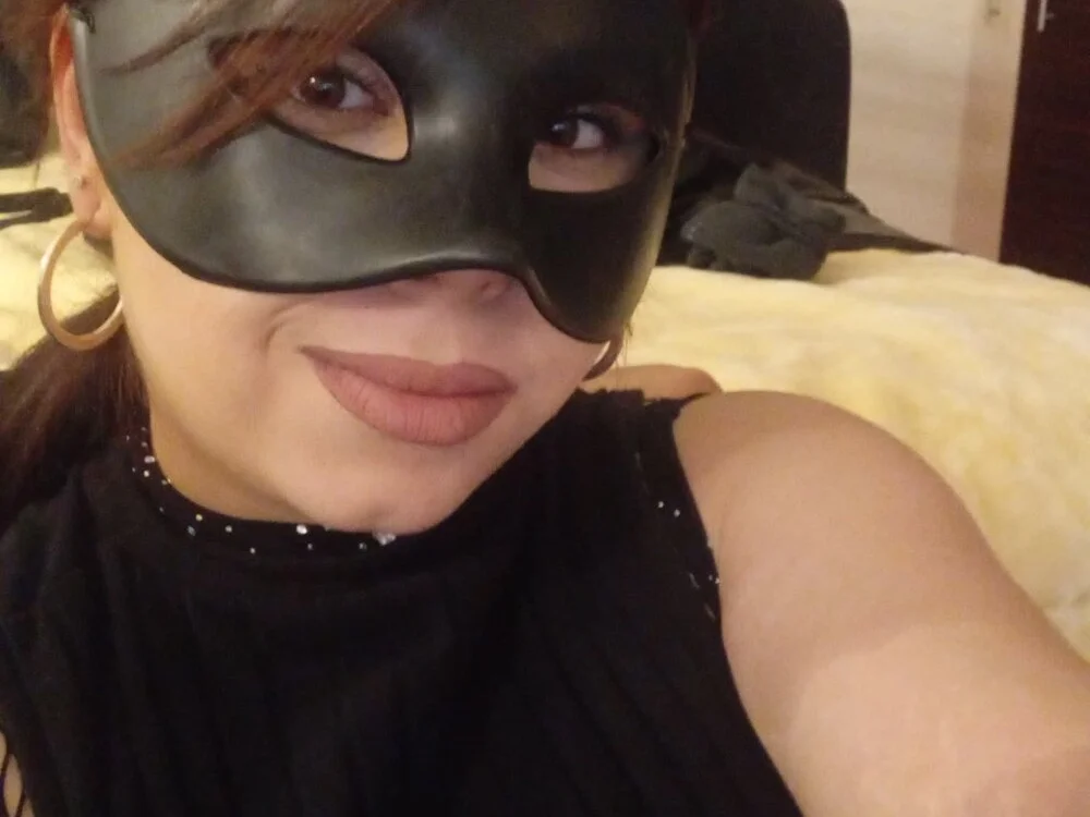 MaskGirl2017's Offline XXX Chat