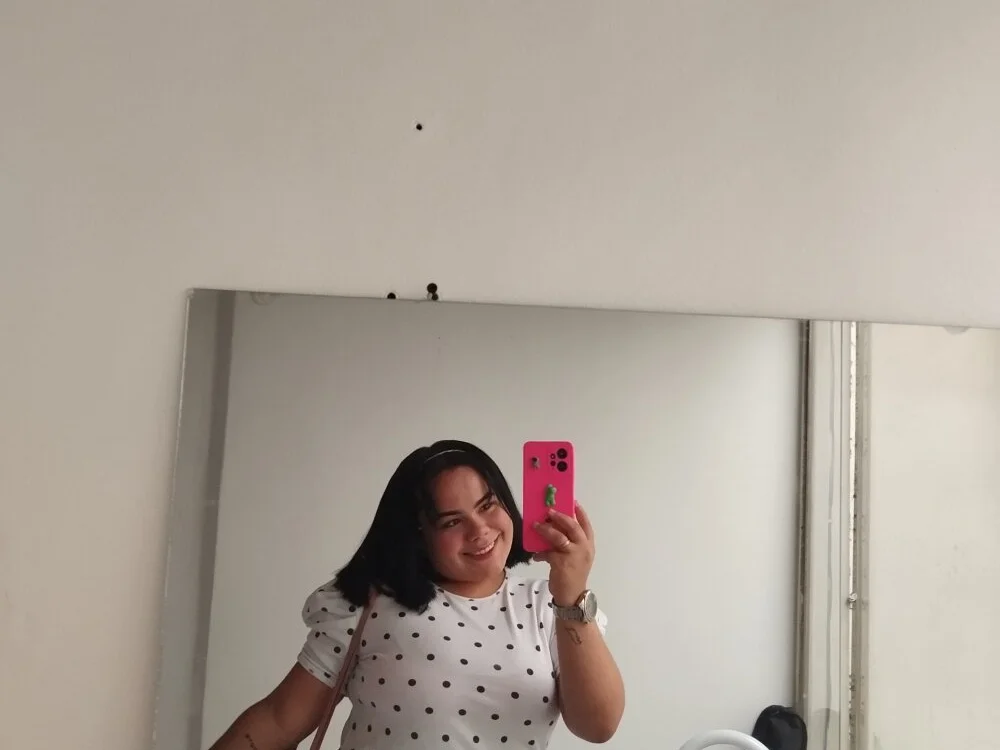 masteryandrea's Offline XXX Chat