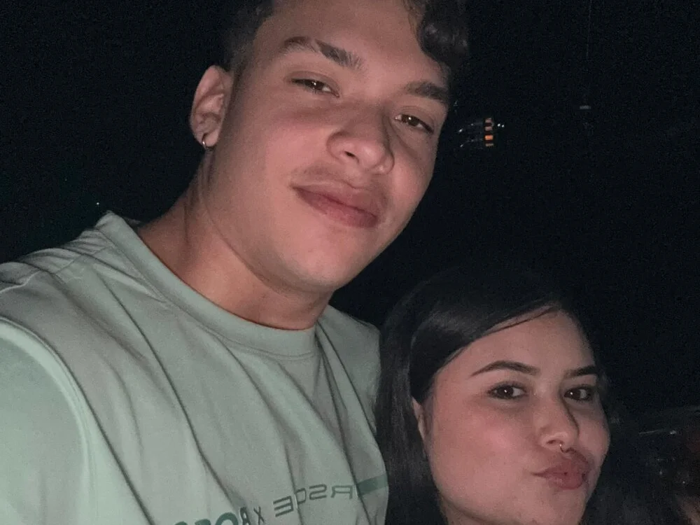 CoupleXtremeTeens Offline XXX Chat