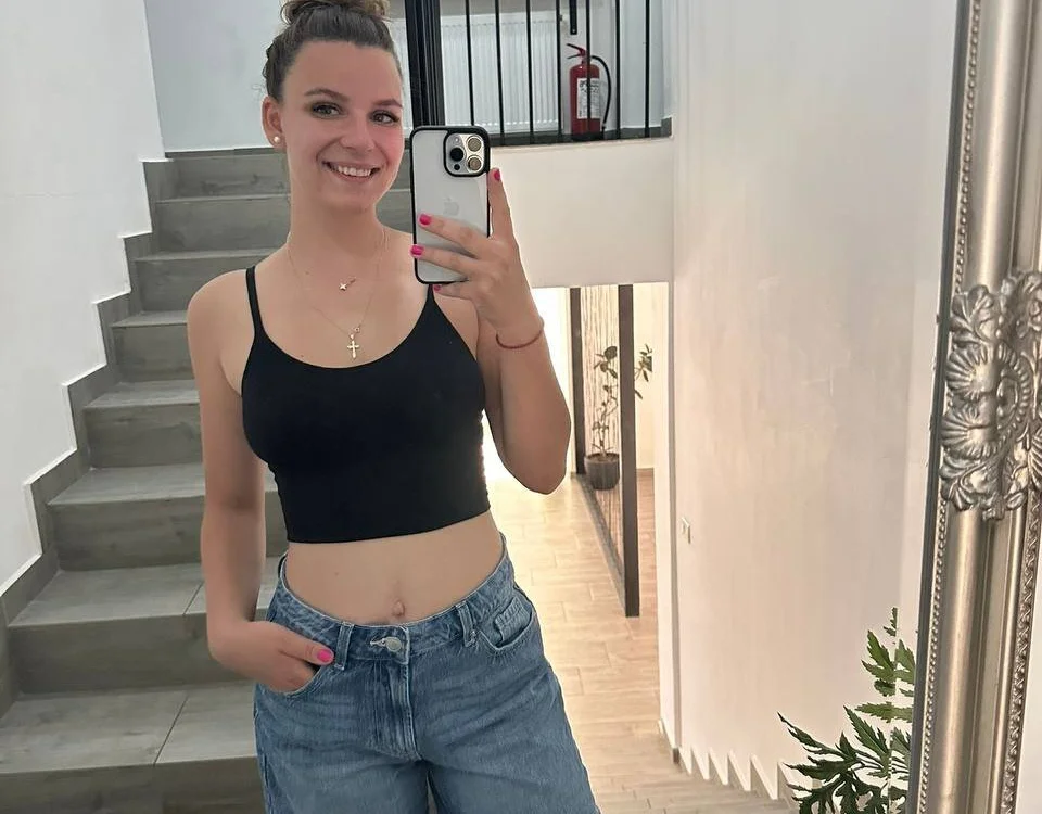 MelanieHartley offline chatrum