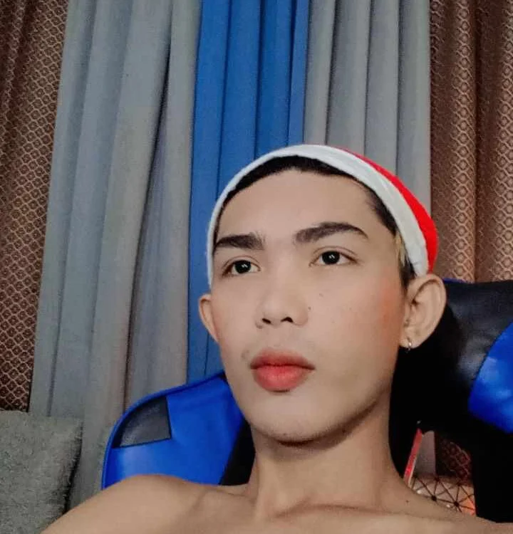 Skinnyguy03's Offline Chat Room