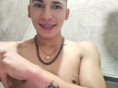 Cam boy Tussi-amor