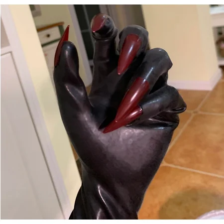 LatexQueen666's Offline Chat Room