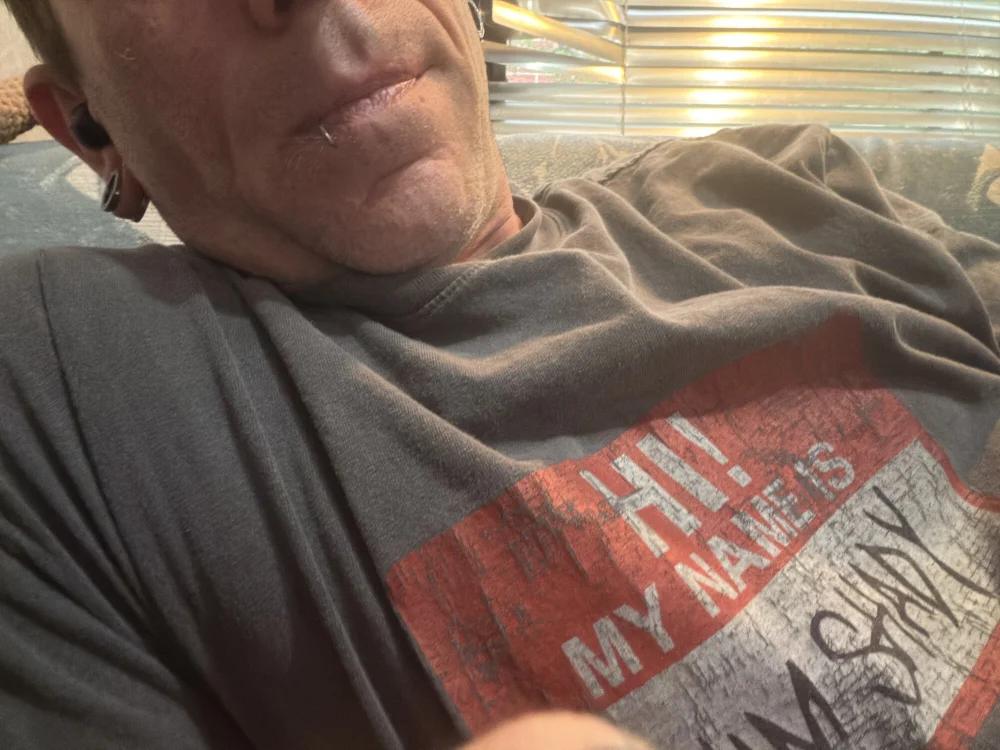 Yourdadsnothome's Offline XXX Chat