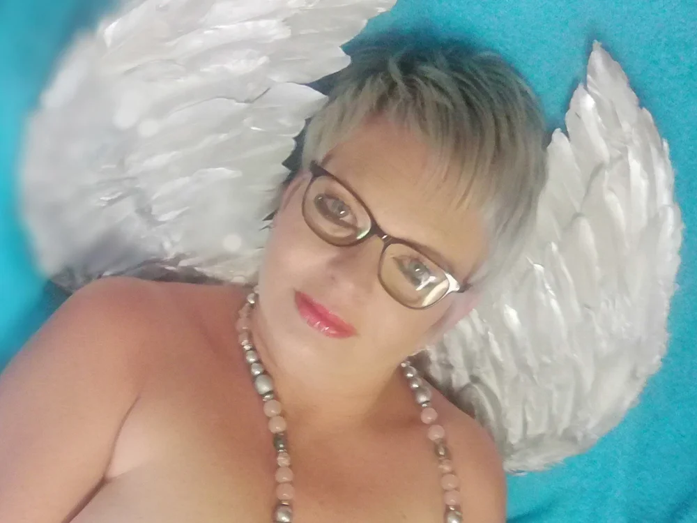 Gretchen1x's Offline Chat Room