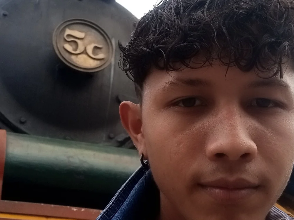 ultrasexmodel – Offline XXX chat