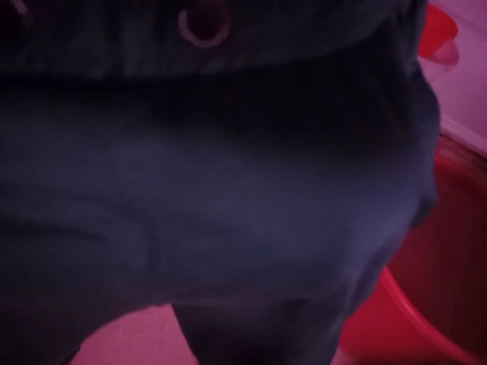 PhoningTint Adlı Modelin Çevrimdışı XXX Sohbeti