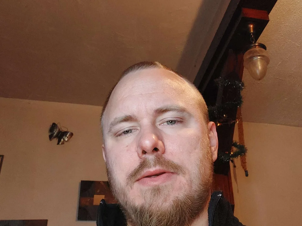 Tjuicey offline chatrum