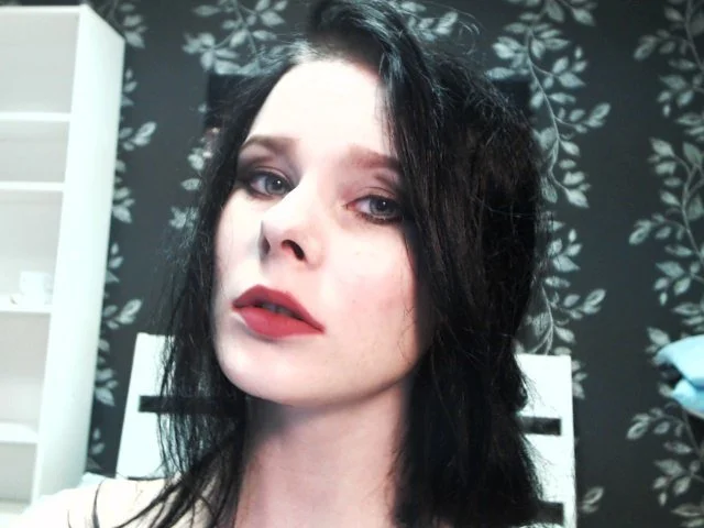 Callie_Cane's Offline Chat Room
