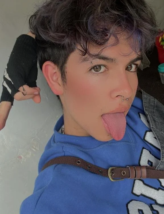 Blum_icee Offline XXX-Chat