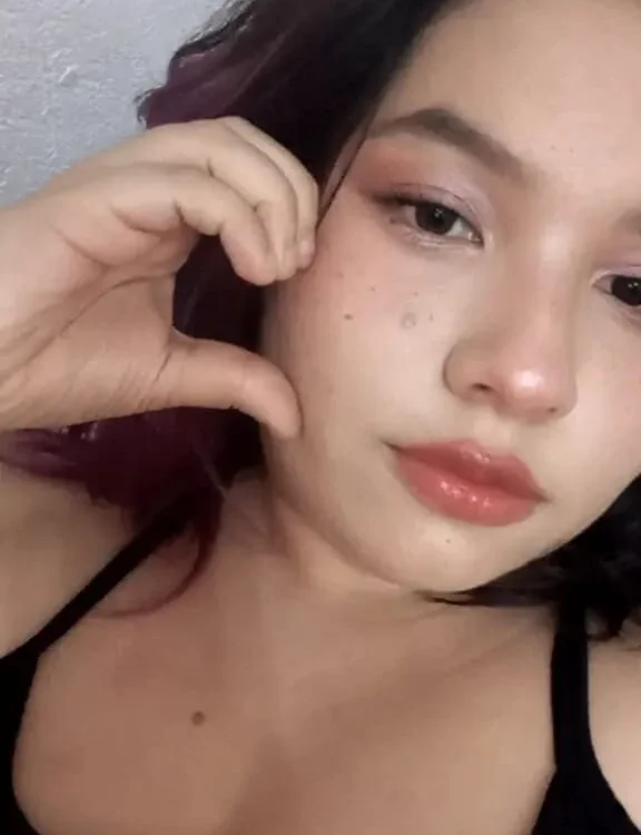 Offline XXX chat gigi_alessiaa
