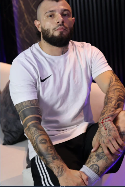 NICK_OWEEN26's Offline XXX Chat