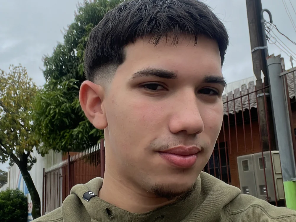 gusta4m's Offline XXX Chat