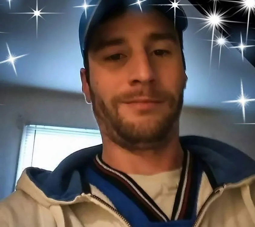 Martty4180 Obrolan XXX Offline